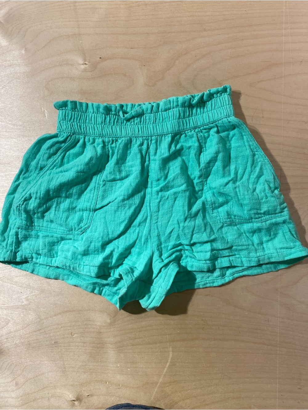 Roxy High-Waist Ruffled Elastic Shorts in Teal XS/6 (SQ)